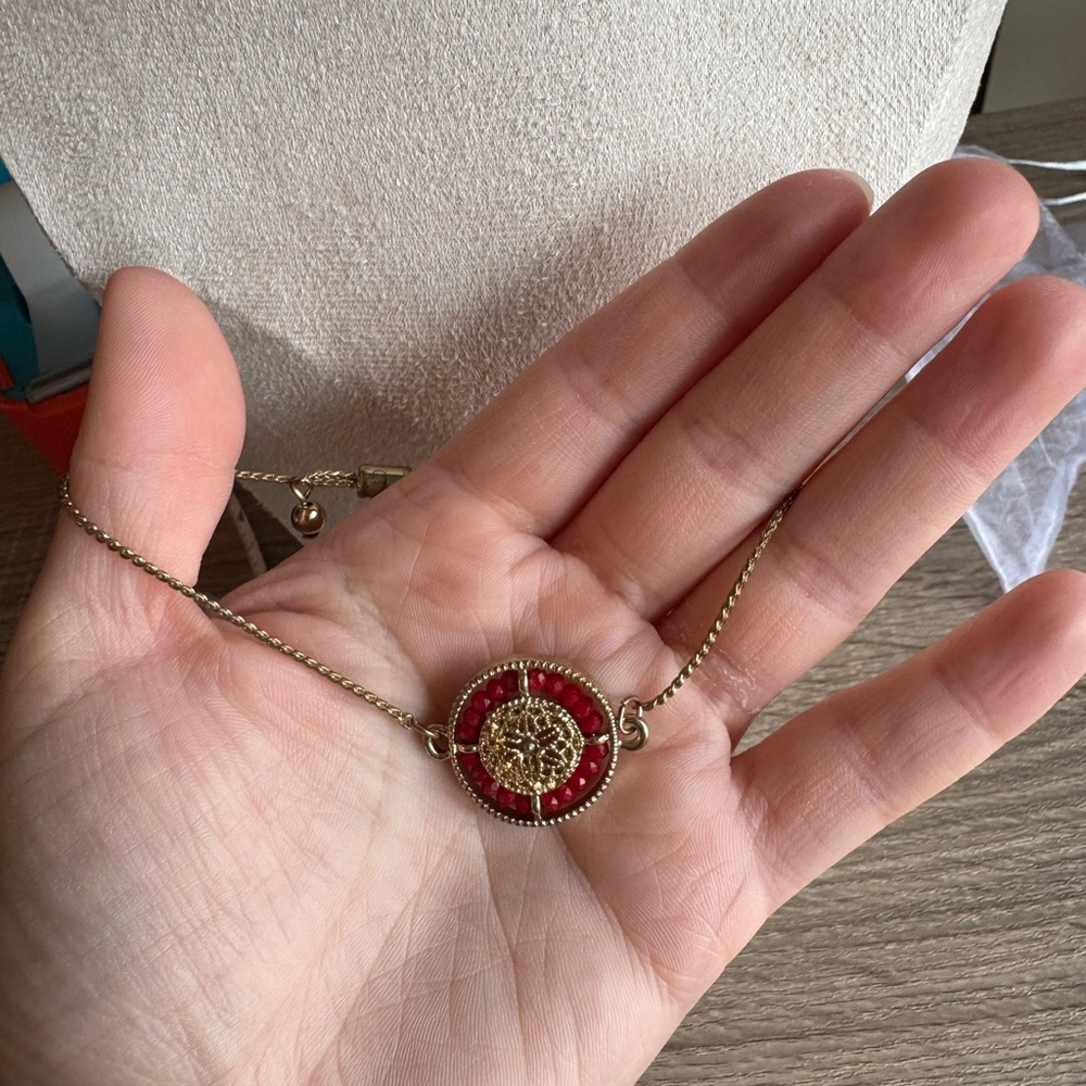 Elegant Gold and Red Pendant Bracelet - Picture 1 of 3